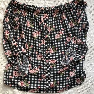 Off the shoulder shirt✨